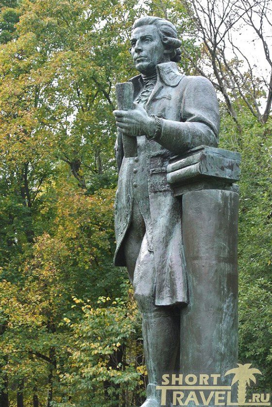 Памятник Болотову